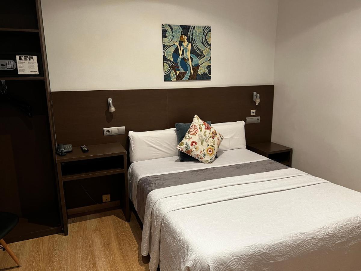 Ciudad Condal Hostal - Paseo De Gracia Barcelona Ngoại thất bức ảnh