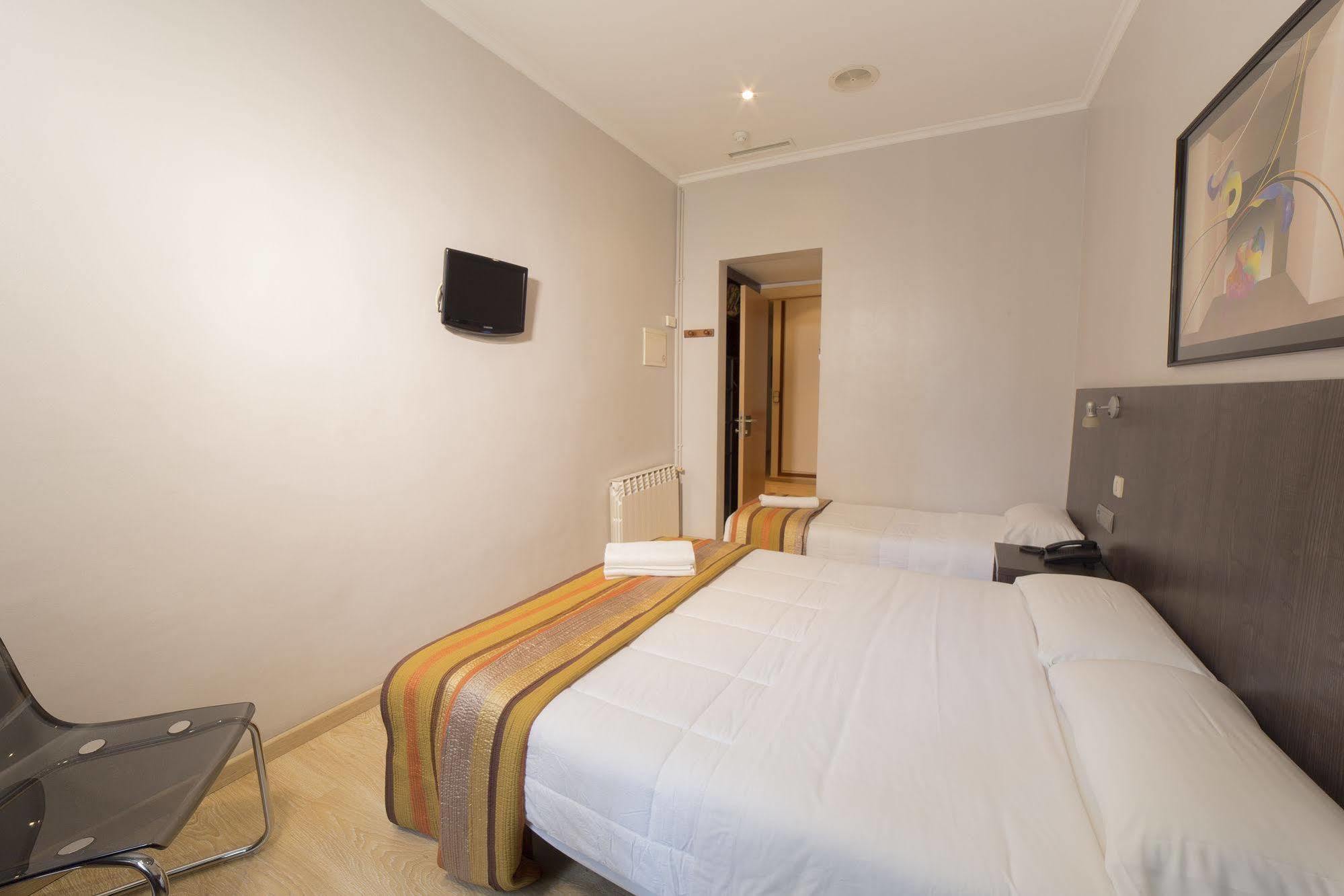 Ciudad Condal Hostal - Paseo De Gracia Barcelona Ngoại thất bức ảnh