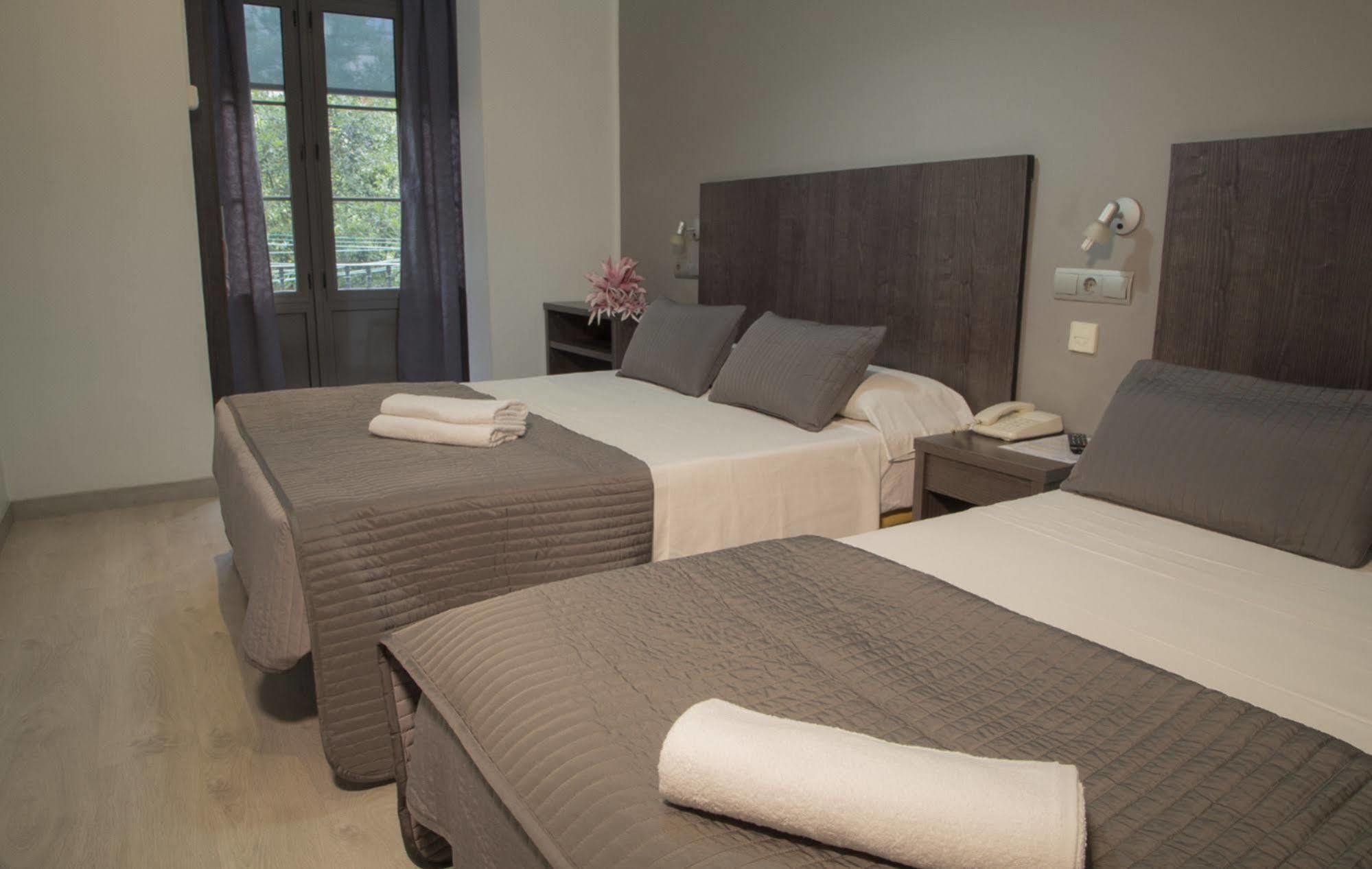 Ciudad Condal Hostal - Paseo De Gracia Barcelona Ngoại thất bức ảnh
